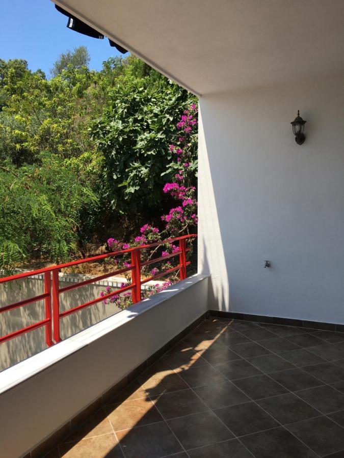 Oasis Residency Apartment Spille Exterior photo
